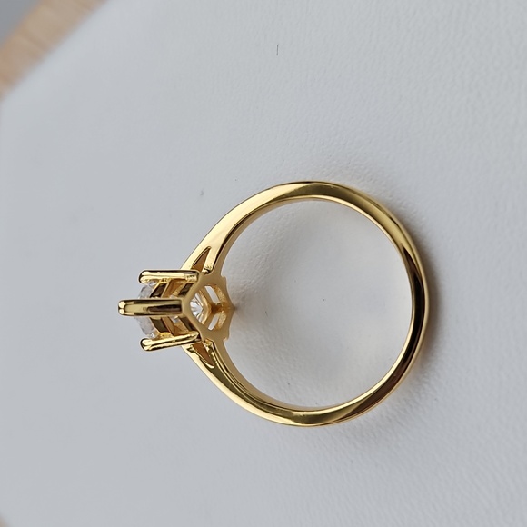 2ct Marquise Moissanite Solitaire Ring. Size 6 - Picture 8 of 11